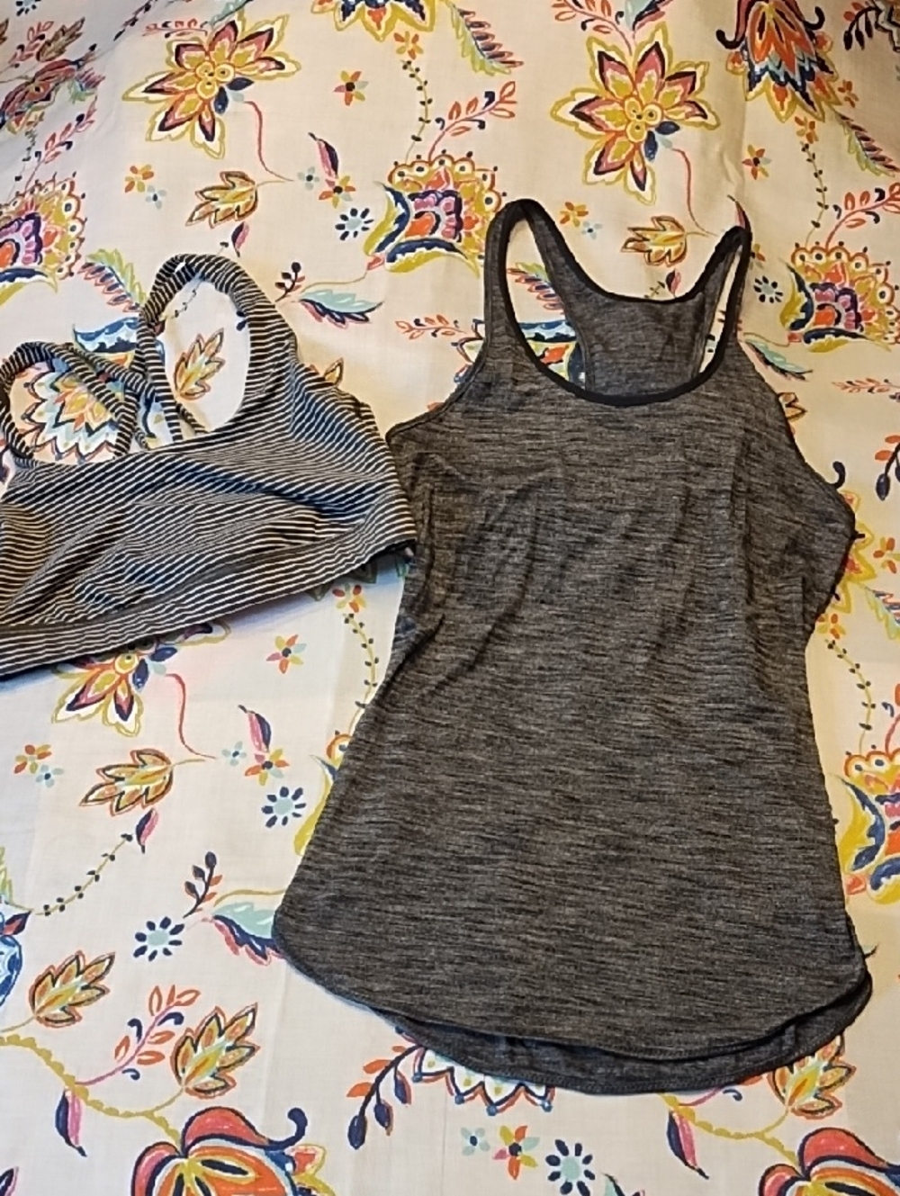 Lululemon 6 Top Lot